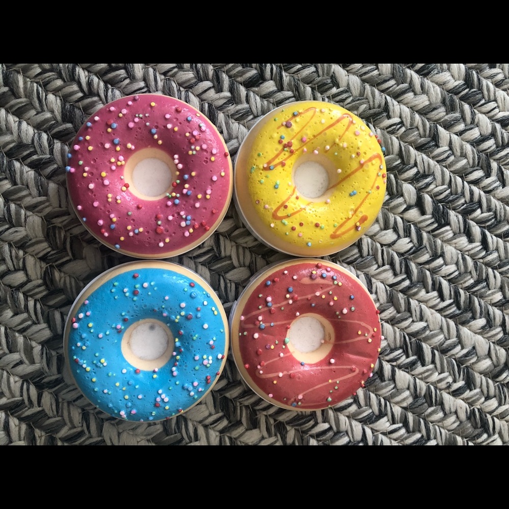 Makeup Revolution Donut palettes 🍩